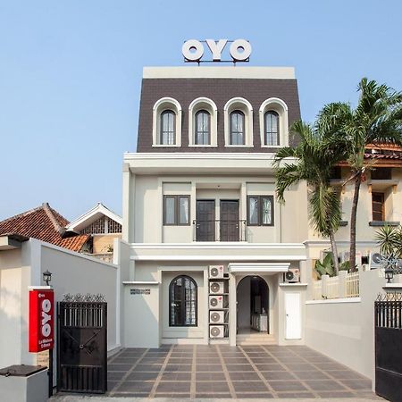 Oyo 105 La Maison D Ilona Cakarta Dış mekan fotoğraf