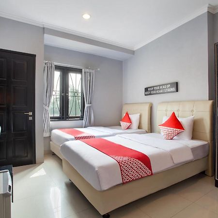 Oyo 105 La Maison D Ilona Cakarta Dış mekan fotoğraf