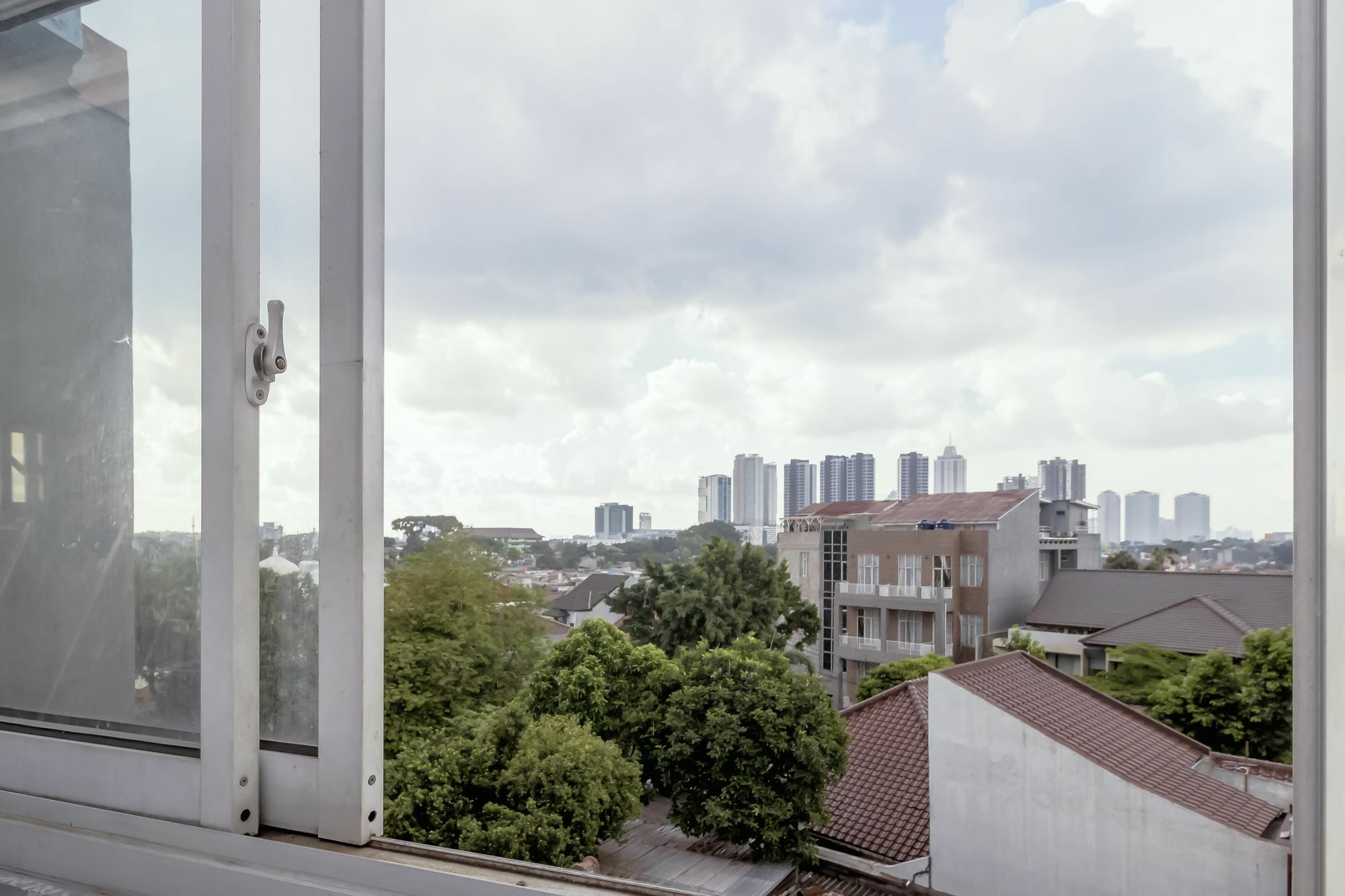 Oyo 105 La Maison D Ilona Cakarta Dış mekan fotoğraf